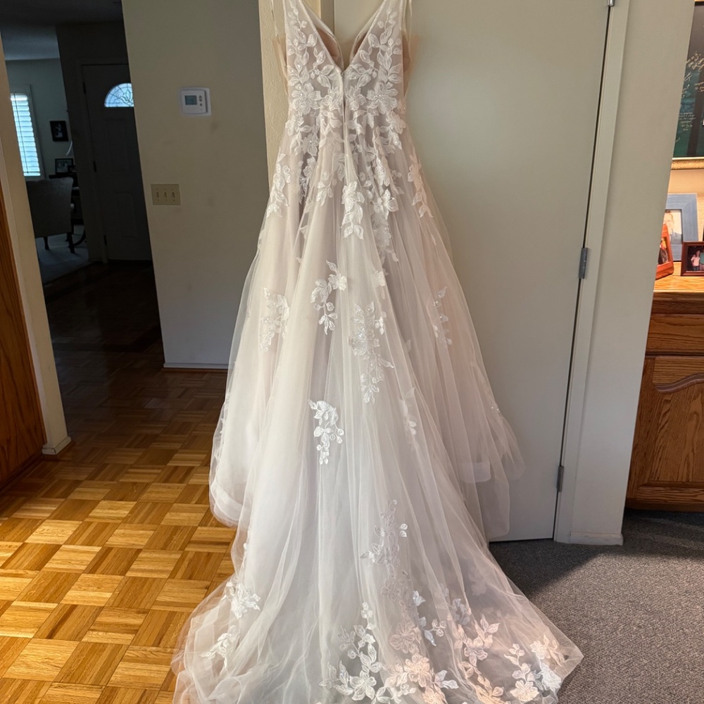 A-line Wedding Dress - Picture 4 of 13
